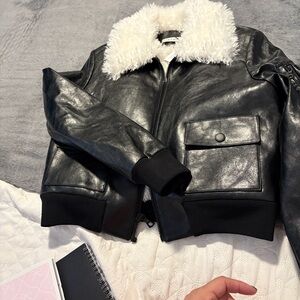 Meet your Posher, Elcy